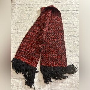 HANDWOVEN BY SUSAN JOHNSON VINTAGE RED/BLACK WITH FRINGE OBLONG WINTER SCARF O/S